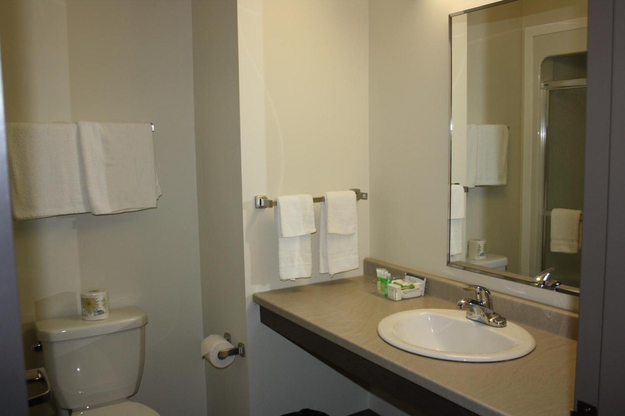 Crossroads Inn & Suites Paradise Zimmer foto