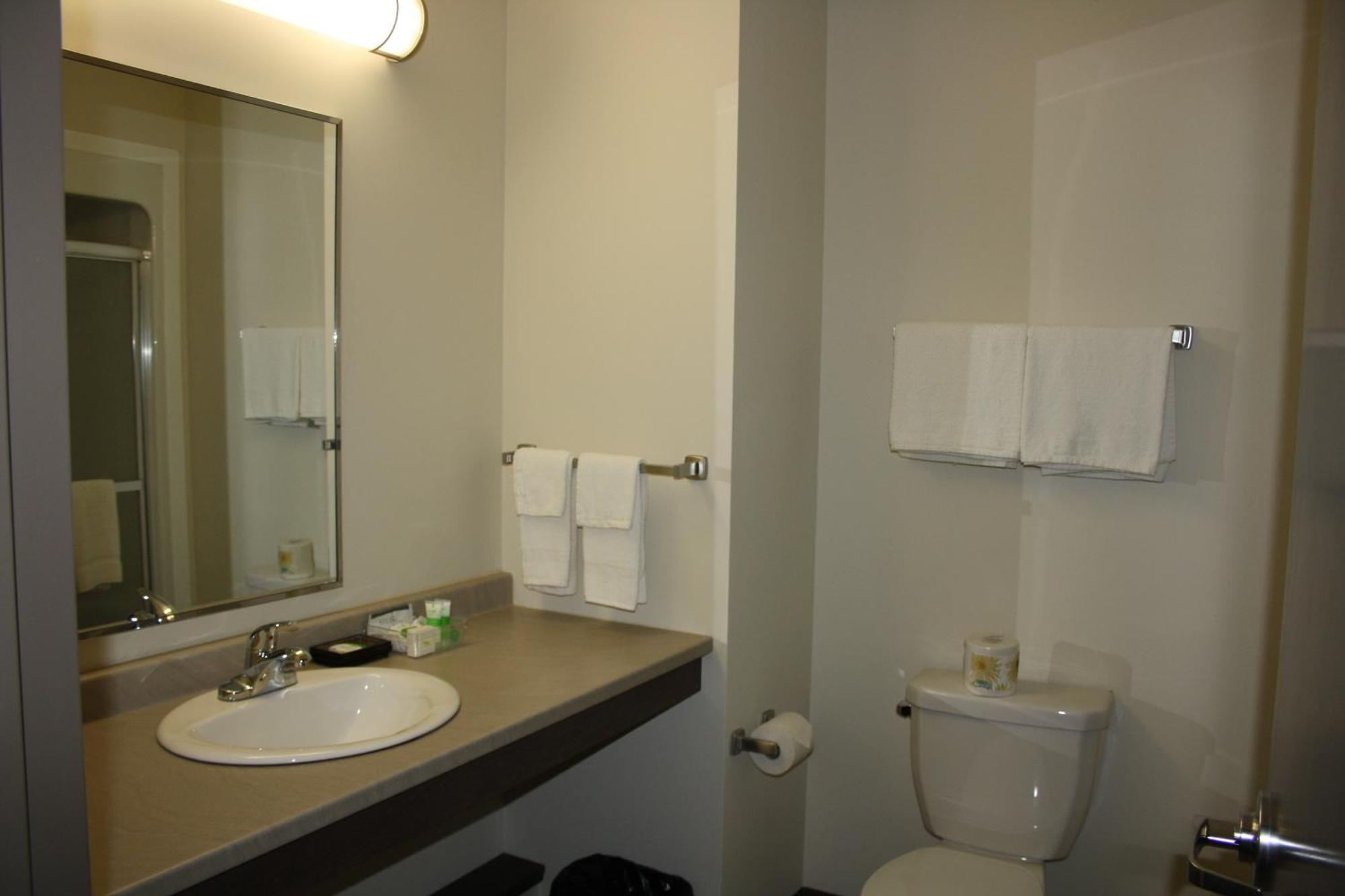 Crossroads Inn & Suites Paradise Zimmer foto